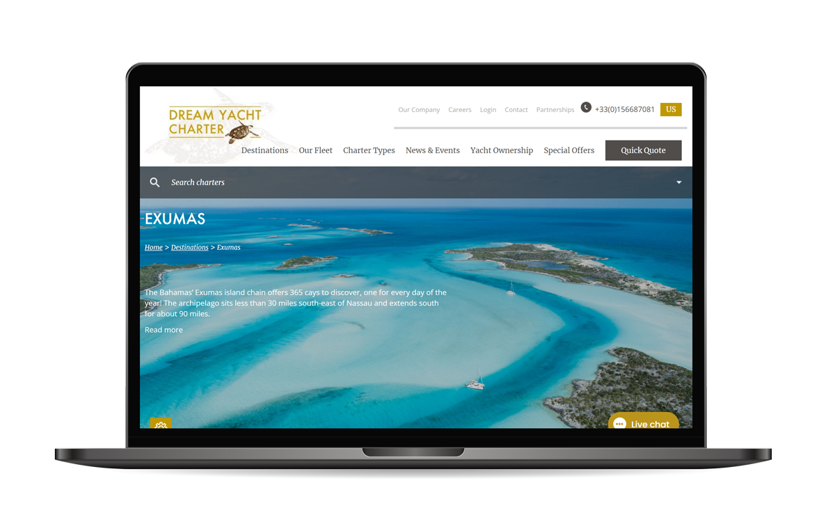 Ordinateur portable avec un site de plage ouvert.